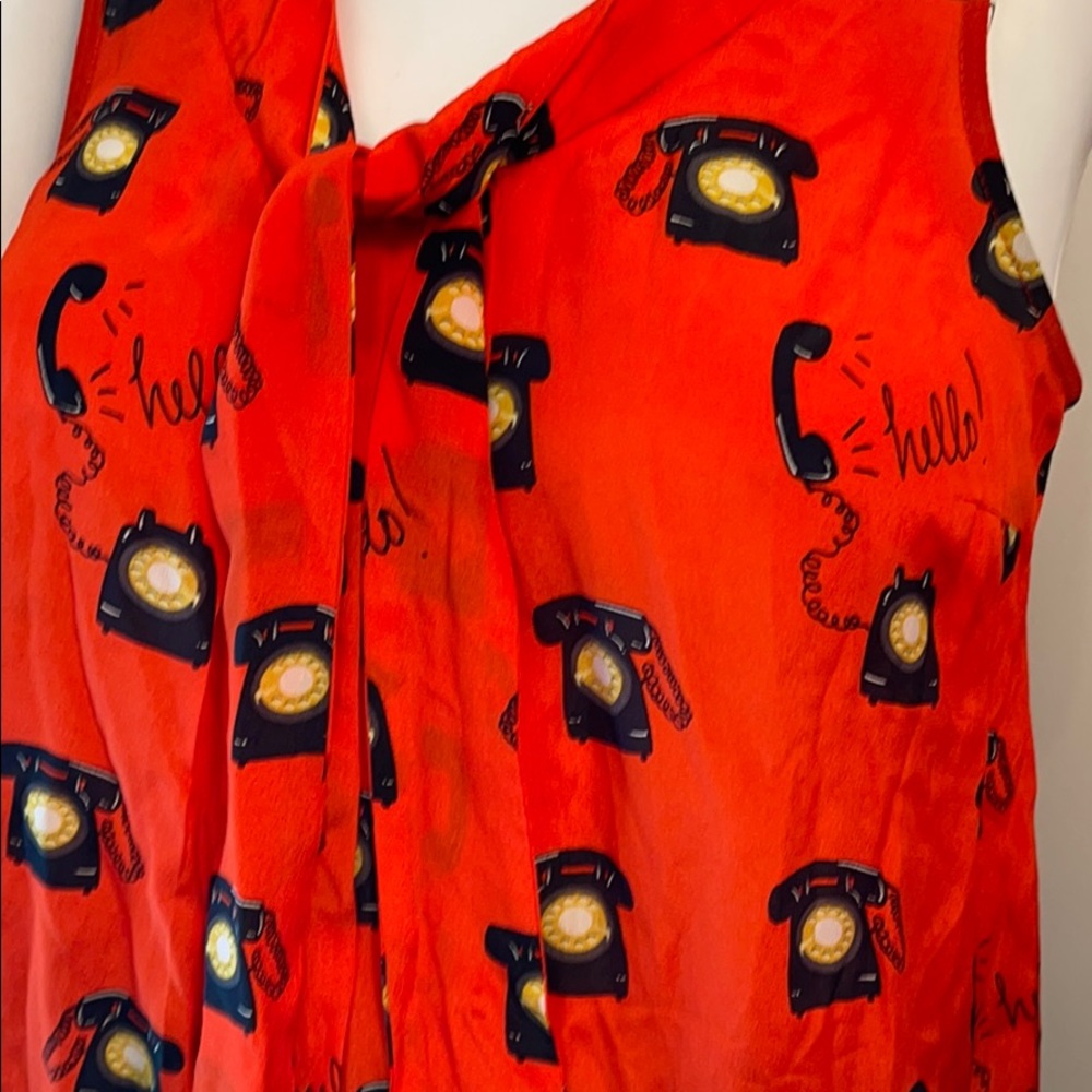 SLEEVELESS TOP ONE OF A KIND DESK TYPE TELEPHONE